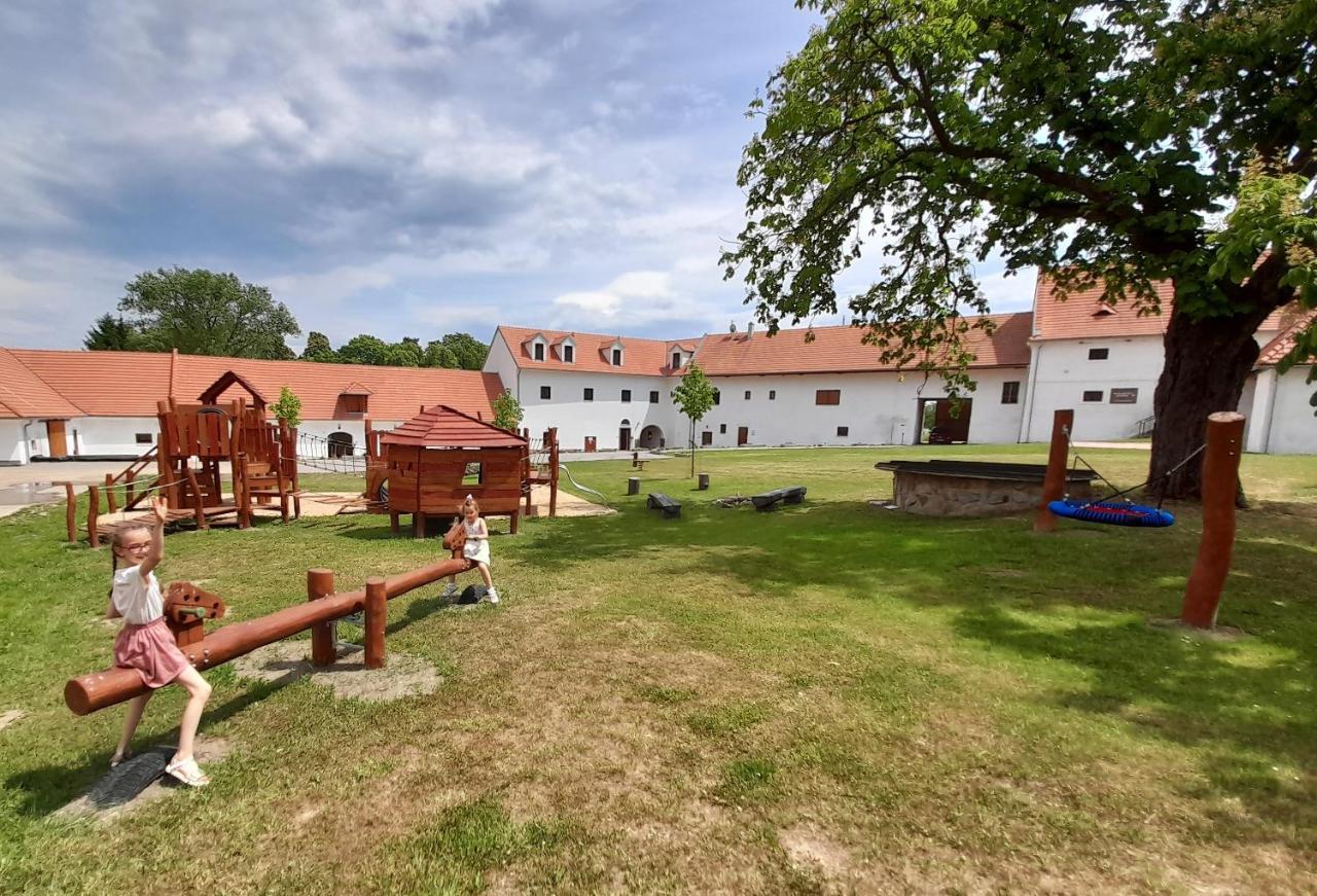 Residence Tvrz Skocice Exterior photo