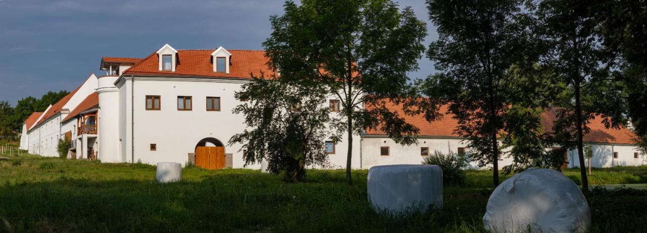 Residence Tvrz Skocice Exterior photo